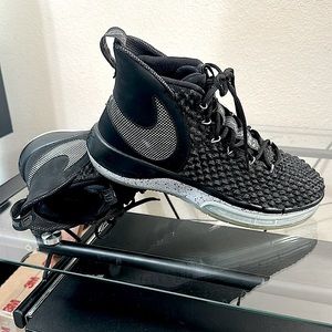 Nike alphadunk basketball sneakers. Size 11.5 Mens. Oreo.